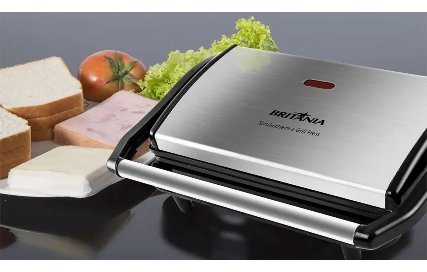 Sanduicheira e Grill Britânia 2 em 1 Bgr27i de 850W com Trava Inox por cima